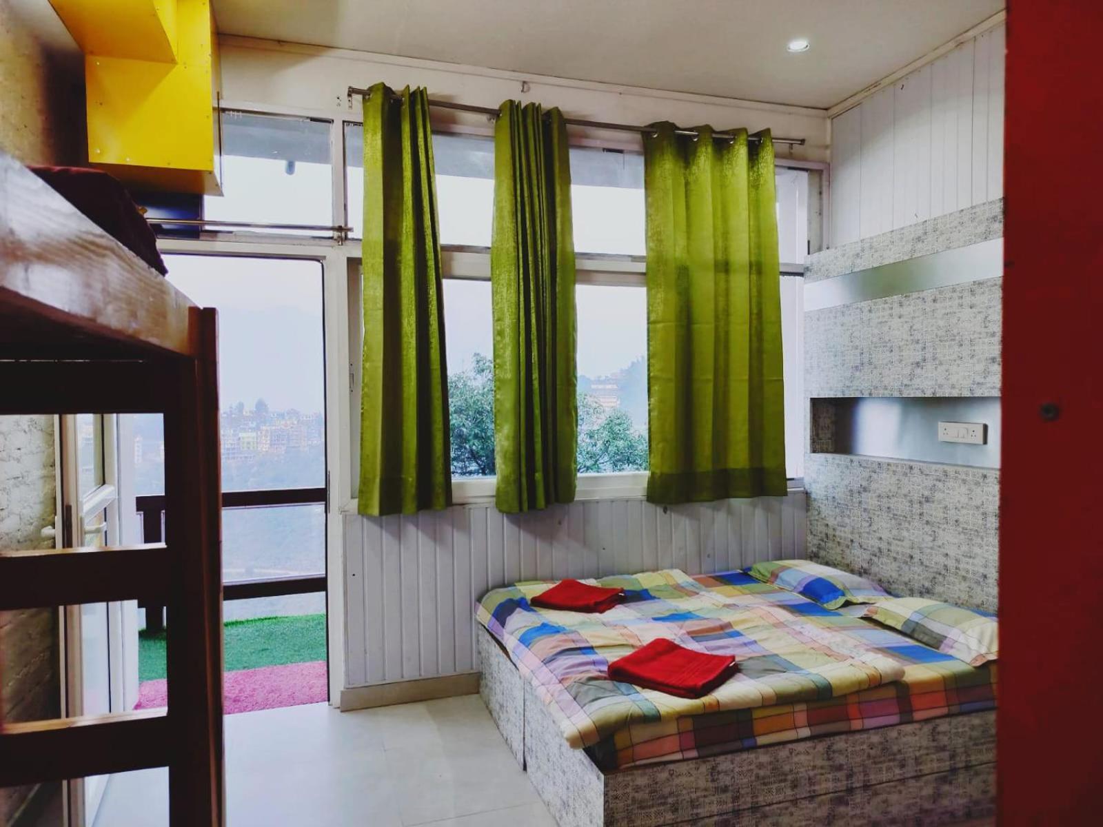 The Himalaya Retreat Resort, Experience Nature In The Lap Of Himalayas ムスーリー エクステリア 写真