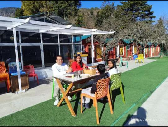 The Himalaya Retreat Resort, Experience Nature In The Lap Of Himalayas ムスーリー エクステリア 写真